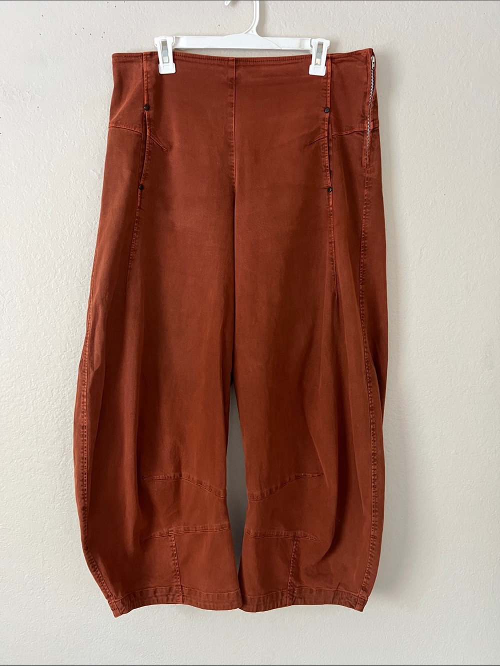 Like New! OSKA Cotton Blend Barrel Pants in Rust Size 3 (US 10-12)